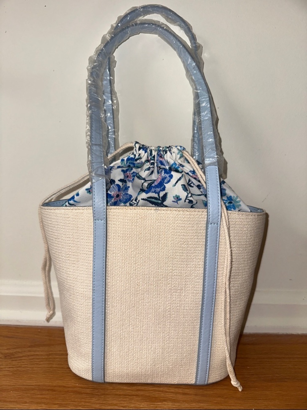 LC Lauren Conrad Cream Tote with Light Blue Trim and Floral Drawstring - Picture 3 of 11